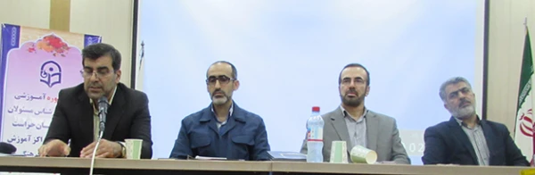 در ادامه برنامه های نشست مسئولان حراست در بندرعباس انجام شد:

 جلسه پرسش و پاسخ مدیر کل حراست با کارشناسان حراست پردیس ها و مراکز آموزش عالی دانشگاه فرهنگیان 3