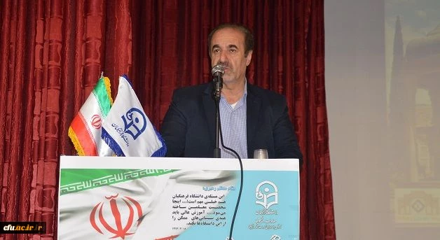 مدیر کل امور دانشجویی وزارت علوم در سومین روز دوره بالندگی معاونین توسعه منابع و امور دانشجویی:

در کمیسیون موارد خاص باید ضمن حفظ کیفیت آموزشی مسائل در چهارچوب قوانین و با دید انسانی حل شوند