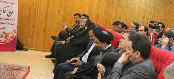 حجت الاسلام و المسلمین ابوترابی در اختتامیه اجلاس مدیران تاکید کرد

اهمیت برخورداری از اندیشه و تجربیات بازنشستگان تربیت معلم در مراکز تصمیم گیری 3