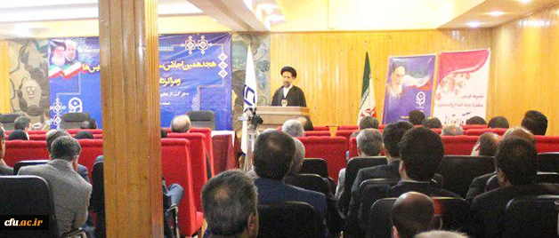 حجت الاسلام و المسلمین ابوترابی در اختتامیه اجلاس مدیران تاکید کرد

اهمیت برخورداری از اندیشه و تجربیات بازنشستگان تربیت معلم در مراکز تصمیم گیری 2