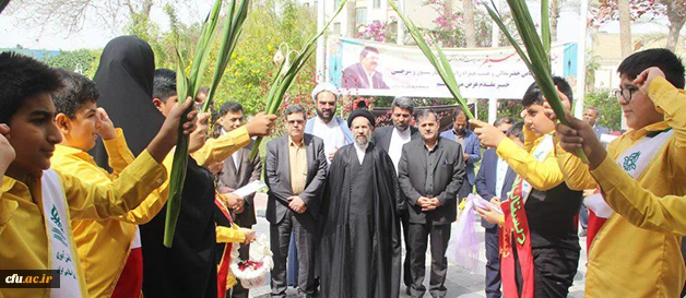 حجت الاسلام و المسلمین ابوترابی در اختتامیه اجلاس مدیران تاکید کرد

اهمیت برخورداری از اندیشه و تجربیات بازنشستگان تربیت معلم در مراکز تصمیم گیری 2