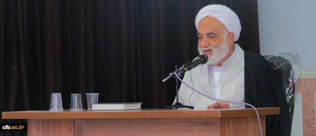 حجت الاسلام و المسلمین استاد قرائتی در دوره بالندگی حرفه ای اعضای هیأت علمی معارف اسلامی:

بالاترین، قوی ترین و مجرب ترین استادان جهت تدریس در دانشگاه فرهنگیان انتخاب شوند 2