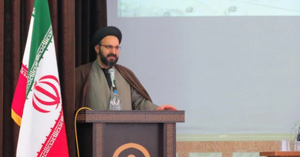 حجت الاسلام و المسلمین دادگر در  دوره  بالندگی حرفه ای اعضای هیأت علمی معارف اسلامی دانشگاه:

 هدف از ارایه دروس معارف در دانشگاه تأثیرگذاری آنها بر دانشجومعلمان است 2