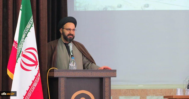 حجت الاسلام و المسلمین دادگر در  دوره  بالندگی حرفه ای اعضای هیأت علمی معارف اسلامی دانشگاه:

 هدف از ارایه دروس معارف در دانشگاه تأثیرگذاری آنها بر دانشجومعلمان است 2