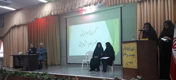 در پردیس زینب کبری (س) اراک انجام شد:

برگزاری مراسم بزرگداشت ایام فاطمیه و کرسی آزاد اندیشی 
 2