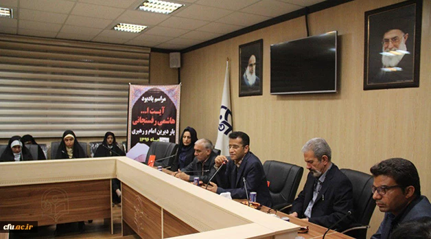 عضو هیات علمی دانشگاه آزاد هرمزگان عنوان کرد:

ضرورت ارتقاء دانش و بینش معلمان همراه با سرعت پیشرفت علم
 3