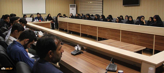 عضو هیات علمی دانشگاه آزاد هرمزگان عنوان کرد:

ضرورت ارتقاء دانش و بینش معلمان همراه با سرعت پیشرفت علم
 5