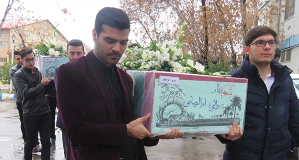 در شب شهادت حضرت فاطمه زهرا (س) برگزار شد:

مراسم وداع با پیکر دو شهید گمنام دفاع مقدس 3