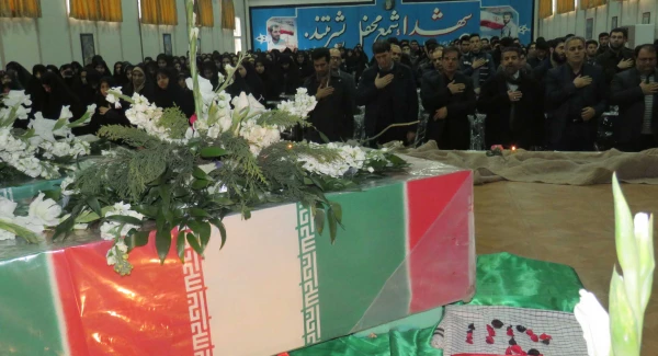 در شب شهادت حضرت فاطمه زهرا (س) برگزار شد:

مراسم وداع با پیکر دو شهید گمنام دفاع مقدس 4