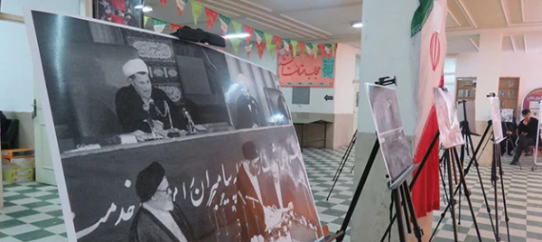 به مناسبت دهه فجر انقلاب اسلامی پردیس علامه امینی(ره) برگزار کرد:

نمایشگاه عکس انقلاب و تریبون مکتوب
 5