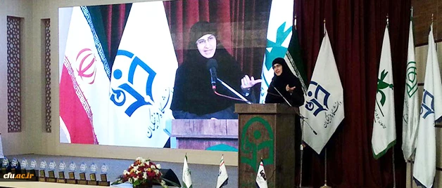 معاون وزیر آموزش و پرورش در اولین جشنواره تجربیات برتر آموزشی تربیتی عنوان کرد:

برای تصمیم گیری در تربیتِ دانش آموزان و برنامه ریزی در این زمینه باید اصول و مبانی خود را از قرآن استخراج کنیم 2