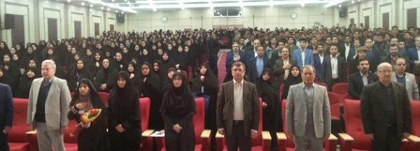 معاون وزیر آموزش و پرورش در اولین جشنواره تجربیات برتر آموزشی تربیتی عنوان کرد:

برای تصمیم گیری در تربیتِ دانش آموزان و برنامه ریزی در این زمینه باید اصول و مبانی خود را از قرآن استخراج کنیم 3