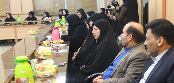 با حضور سرپرست دانشگاه برگزار شد:

نشست هم اندیشی علمی تربیت معلم  - پیرامون نقد و بررسی کتاب " در تمنای یادگیری" 3