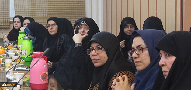 با حضور سرپرست دانشگاه برگزار شد:

نشست هم اندیشی علمی تربیت معلم  - پیرامون نقد و بررسی کتاب " در تمنای یادگیری" 6