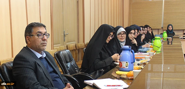 با حضور سرپرست دانشگاه برگزار شد:

نشست هم اندیشی علمی تربیت معلم  - پیرامون نقد و بررسی کتاب " در تمنای یادگیری" 7