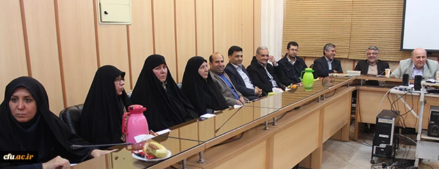 با حضور سرپرست دانشگاه برگزار شد:

نشست هم اندیشی علمی تربیت معلم  - پیرامون نقد و بررسی کتاب " در تمنای یادگیری" 8