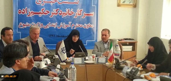 حضور جناب آقای دکتر صفر زاده در اولین جشنواره تجربیات برتر آموزشی تربیتی 3