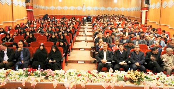 در دانشگاه فرهنگیان لرستان برگزار شد:

اولین همایش ملی دانش موضوعی –تربیتی آموزش تاریخ
 5