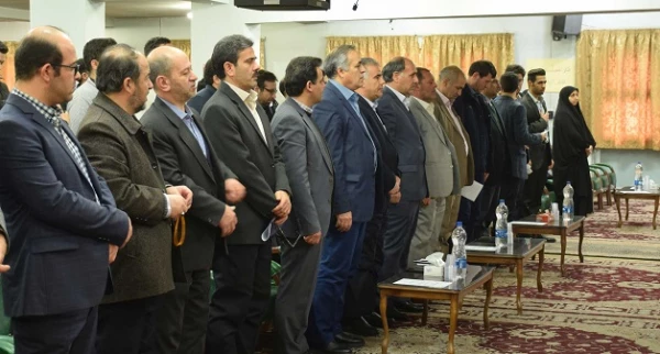 دکتر بدری در نشست تبیین جایگاه معلم در توسعه متوازن :

از نقد استقبال می کنیم و قدردان منتقدمان هستیم
 7