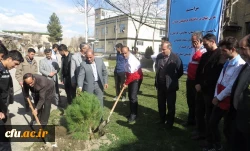 در دانشگاه فرهنگیان همدان برگزار شد:

مراسم نمادین کاشت نهال به مناسبت روز درختکاری 
 5
