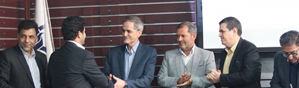 در مراسم تکریم دکتر سبحانی تاکید شد:

لزوم تقویت  تعامل و ارتباطات موثر با نهادها و موسسات و رعایت عدالت و شفاف سازی 3