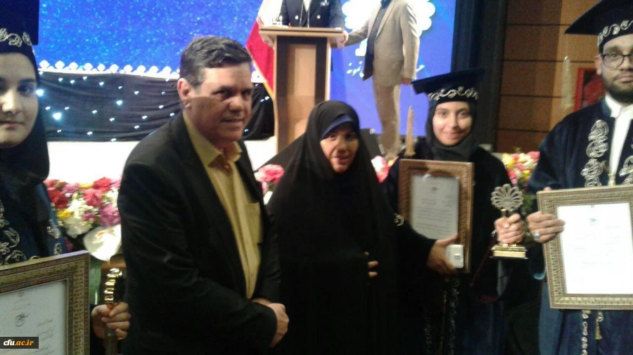 با حضور معاون اول رئیس جمهور انجام شد:

تقدیر از دانشجو معلمان دانشگاه فرهنگیان در جشنواره دانشجوی نمونه وزارت علوم، تحقیقات و فناوری 3