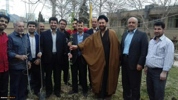 کاشت نهال به مناسبت روز درختکاری 2