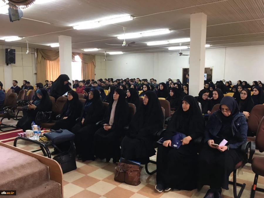 حجت الاسلام و المسلمین دادگر در همایش استانی "تربیت اسلامی" عنوان کرد:

لزوم توجه به تربیت دینی و نگرش توحیدی 3