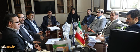 دکتر خنیفر در جلسه تکریم و معارفه مدیر کل حقوقی دانشگاه:

روح لطیف قانون را در قضاوت ها اجرا کنیم 3