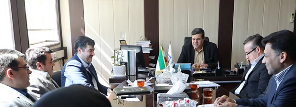 دکتر خنیفر در جلسه تکریم و معارفه مدیر کل حقوقی دانشگاه:

روح لطیف قانون را در قضاوت ها اجرا کنیم 4