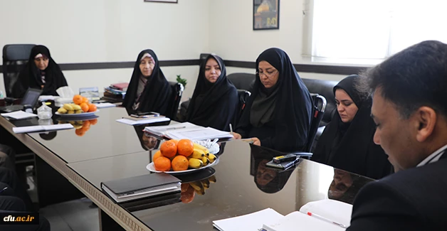 در نشست مشترک مدیران معاونت دانشجویی و حوزه ریاست و روابط عمومی تاکید شد:

لزوم ارتقاء کیفیت و توسعه امکانات در پردیس ها و مراکز در راستای مطالبات دانشجویان 3