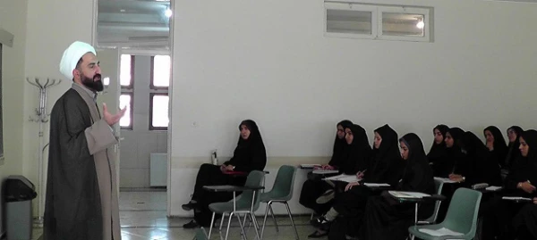 دوره آموزشی معارف قرآن، نماز و مهدویت ویژه دانشجو معلمان استان اصفهان برگزار گردید 4