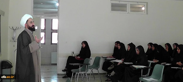 دوره آموزشی معارف قرآن، نماز و مهدویت ویژه دانشجو معلمان استان اصفهان برگزار گردید 4