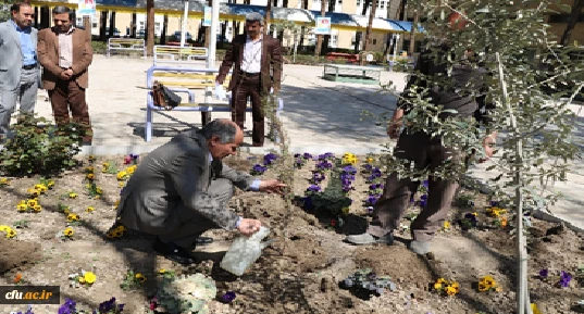 به مناسبت هفته طبیعت و روز بزرگداشت شهدا در دانشگاه فرهنگیان استان اصفهان برگزار شد:

طرح کاشت نهال به یاد شهدا
 3