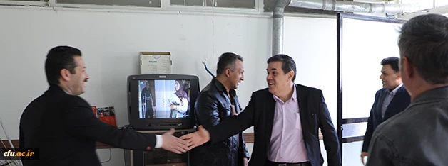 گزارشش تصویری از دیدار دکتر خنیفر با همکاران سازمان مرکزی در پایان سال 1396 و آستانه سال جدید 3