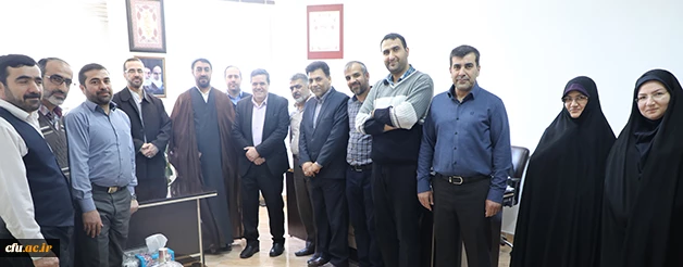 گزارشش تصویری از دیدار دکتر خنیفر با همکاران سازمان مرکزی در پایان سال 1396 و آستانه سال جدید 10