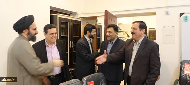 گزارشش تصویری از دیدار دکتر خنیفر با همکاران سازمان مرکزی در پایان سال 1396 و آستانه سال جدید 19