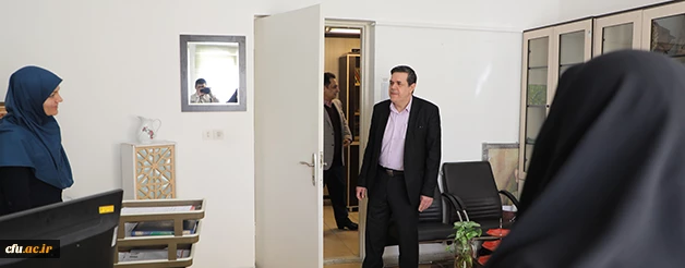 گزارشش تصویری از دیدار دکتر خنیفر با همکاران سازمان مرکزی در پایان سال 1396 و آستانه سال جدید 21