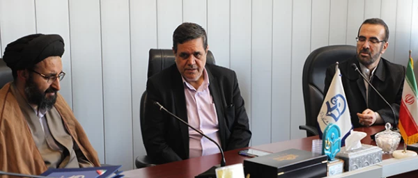 در دیدار پایان سال با ذفتر نهاد رهبری در دانشگاه عنوان شد:

نهاد نمایندگی رهبر معظم انقلاب در دانشگاه حافظ ارزش های انقلاب در نظام تعلیم و تربیت است 2