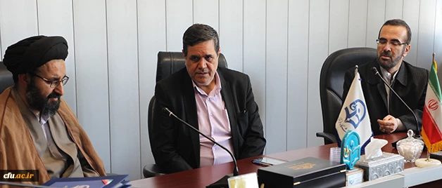 در دیدار پایان سال با ذفتر نهاد رهبری در دانشگاه عنوان شد:

نهاد نمایندگی رهبر معظم انقلاب در دانشگاه حافظ ارزش های انقلاب در نظام تعلیم و تربیت است 2