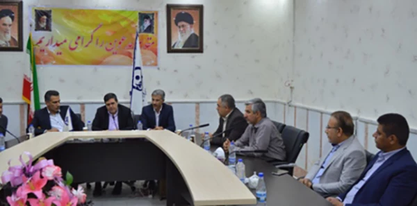 دکتر خنیفر در جلسه پرسش و پاسخ  با همکاران دانشگاه فرهنگیان استان خوزستان:

مسیر ورود معلم به عرصه آموزش و پرورش فقط باید از تربیت معلم و دانشگاه فرهنگیان بگذرد. 
 3