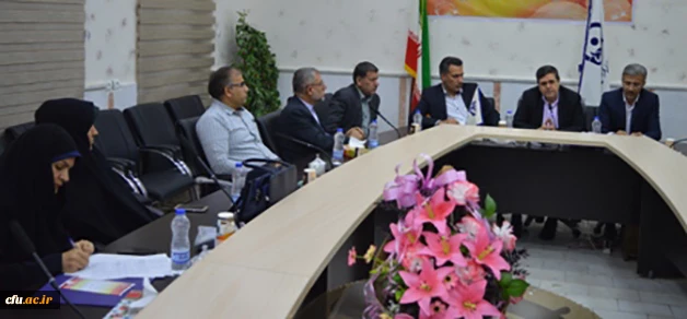 دکتر خنیفر در جلسه پرسش و پاسخ  با همکاران دانشگاه فرهنگیان استان خوزستان:

مسیر ورود معلم به عرصه آموزش و پرورش فقط باید از تربیت معلم و دانشگاه فرهنگیان بگذرد. 
 4