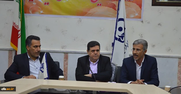 دکتر خنیفر در جلسه پرسش و پاسخ  با همکاران دانشگاه فرهنگیان استان خوزستان:

مسیر ورود معلم به عرصه آموزش و پرورش فقط باید از تربیت معلم و دانشگاه فرهنگیان بگذرد. 
 6