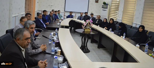 دکتر خنیفر در جلسه پرسش و پاسخ  با همکاران دانشگاه فرهنگیان استان خوزستان:

مسیر ورود معلم به عرصه آموزش و پرورش فقط باید از تربیت معلم و دانشگاه فرهنگیان بگذرد. 
 7