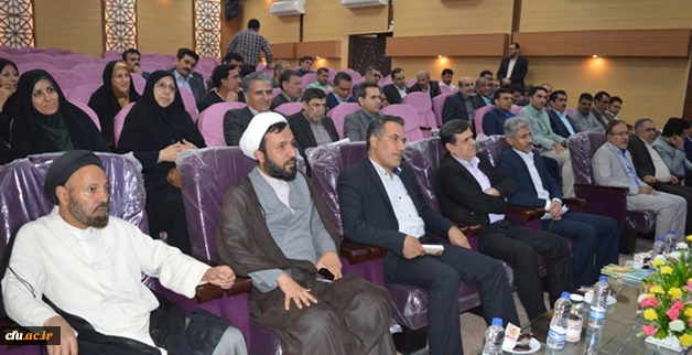 دکتر خنیفر در  جلسه هیات امنای دانشگاه فرهنگیان استان خوزستان:

همه ما وظیفه داریم برای ارتقاء تربیت معلم در بالاترین تراز  دانشگاه های جمهوری اسلامی ایران  تلاش کنیم 2