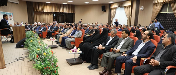 سرپرست دانشگاه فرهنگیان در دیدار نوروزی با همکاران سازمان مرکزی:

دغدغه نظام  در شرایط فعلی تعلیم و تربیت  و تربیت معلم است 2