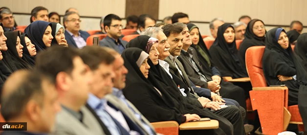 سرپرست دانشگاه فرهنگیان در دیدار نوروزی با همکاران سازمان مرکزی:

دغدغه نظام  در شرایط فعلی تعلیم و تربیت  و تربیت معلم است 2