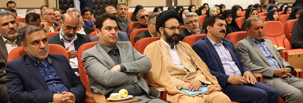 سرپرست دانشگاه فرهنگیان در دیدار نوروزی با همکاران سازمان مرکزی:

دغدغه نظام  در شرایط فعلی تعلیم و تربیت  و تربیت معلم است 2