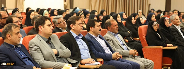 حجت الاسلام و المسلمین دادگر در دیدار نوروزی با کارکنان دانشگاه عنوان کرد: 

لزوم پیوند بین اصالت نگاه سنتی و فخیم به تربیت معلم و رویکرد نوین در این حوزه 2