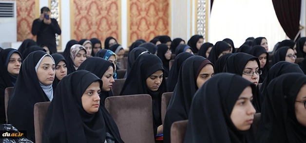 حجت الاسلام و المسلمین دادگر در نشست آموزشی رتبه های برتر دانشگاه فرهنگیان عنوان کرد: 

برخورداری از ایده و توانمندی نخبگان دانشگاه  و تلفیق آن با فضای تربیتی، دینی و معرفتی زمینه ساز  ارتقاء تربیت معلم 3